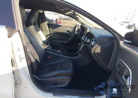 2014 Mercedes-Benz Cla 250 z USA, uszkodzony, nr VIN WDDSJ4EB6EN132042